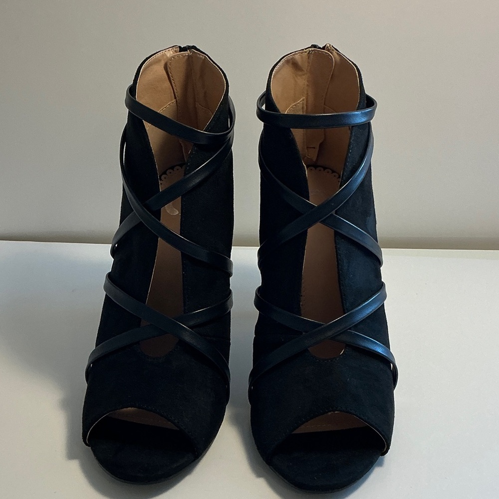 Journee Collection Samara - Picture 2 of 9